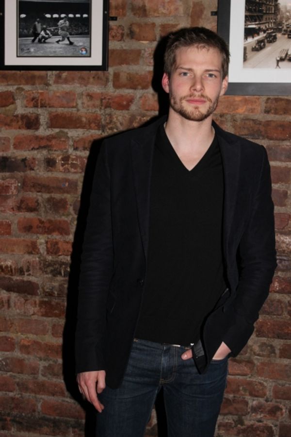 Hunter Parrish Photo