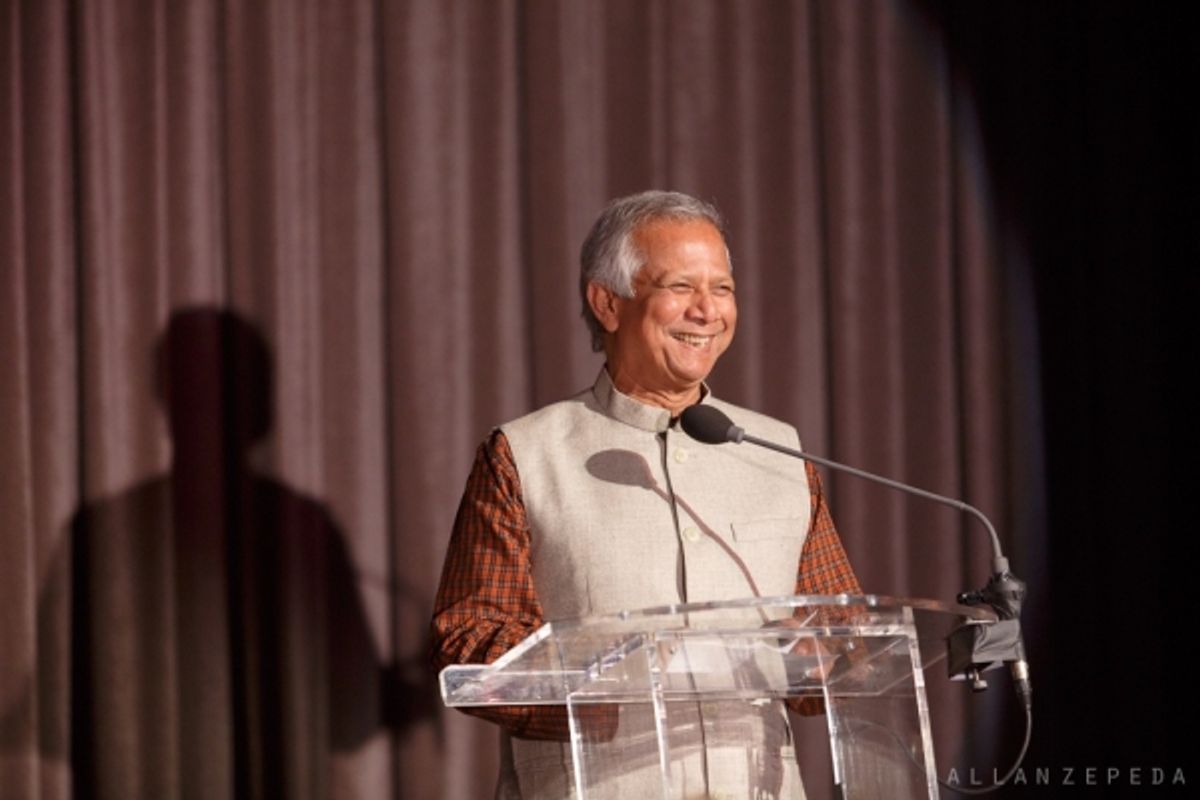 Nobel Laureate Professor Muhammad Yunus was all smiles introducing his friend, and fellow Sing for Hope Board Member, Renee Fleming. at 