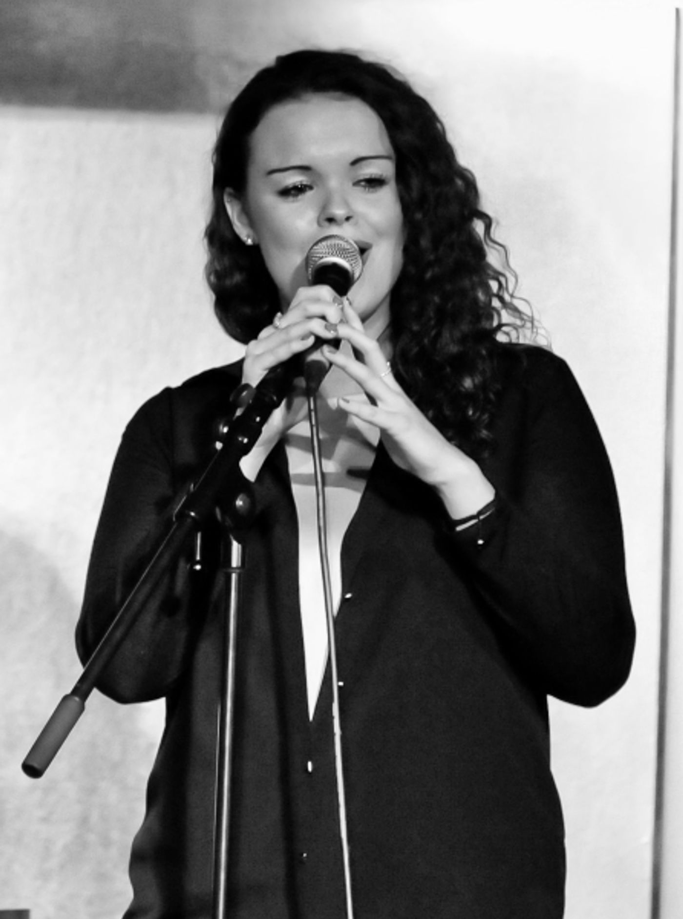 Photo Coverage: Verkaik, Noblezada, Schoenmaker and More In A MERRY CHRISTMAS CABARET!  Image