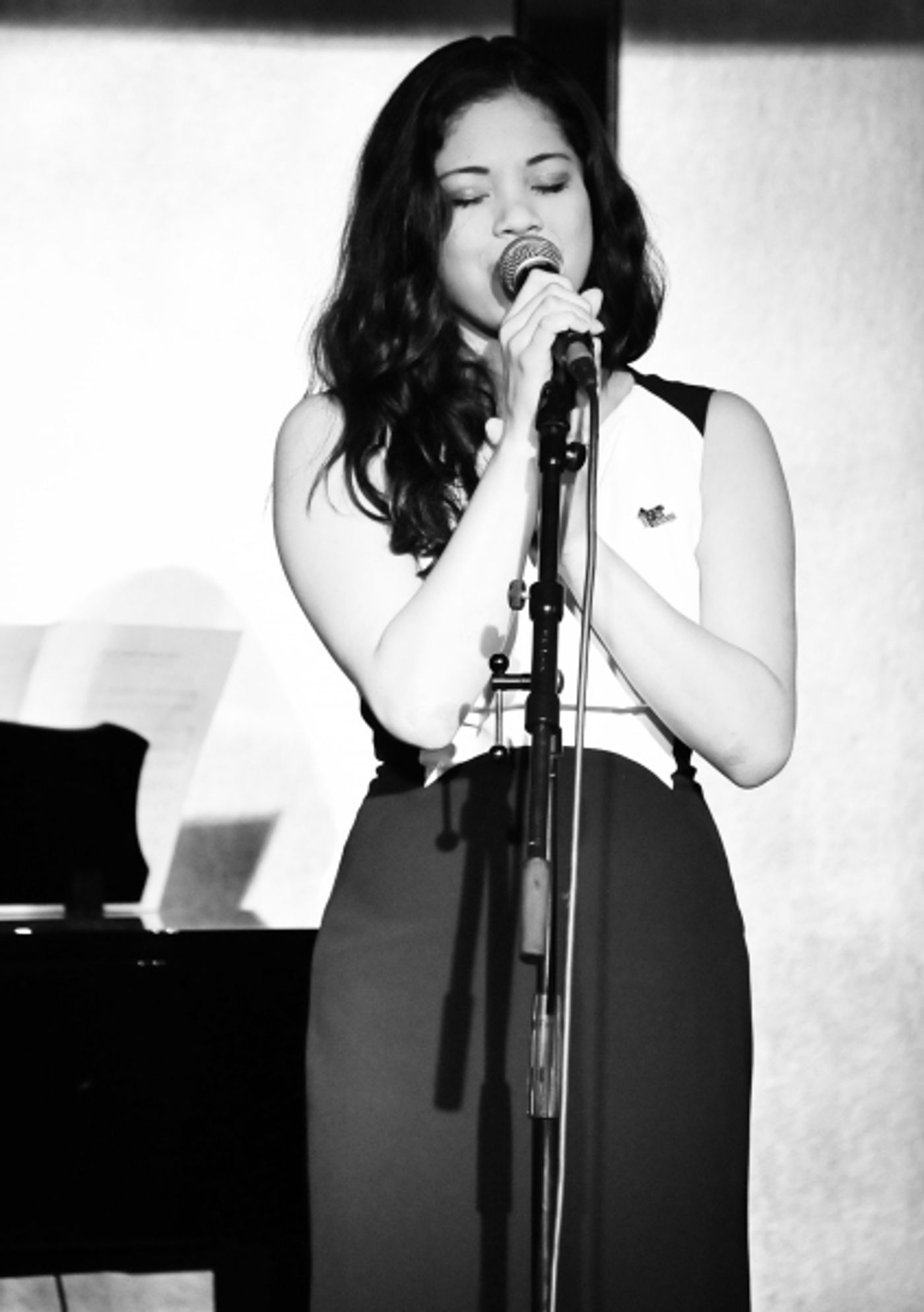 Photo Coverage: Verkaik, Noblezada, Schoenmaker and More In A MERRY CHRISTMAS CABARET!  Image