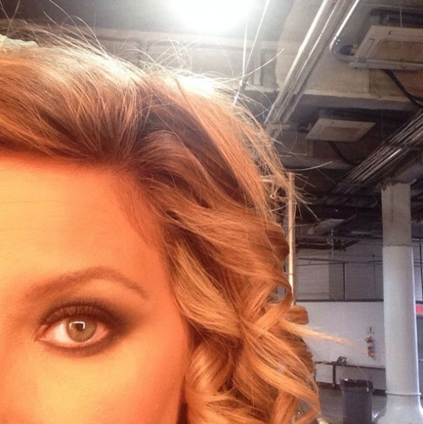 Photo Flash: Sneak Peek - Jennifer Nettles Poses for CHICAGO Promo Shoot Photo Flash: Sneak Peek - Jennifer Nettles Poses for CHICAGO Promo Shoot Image