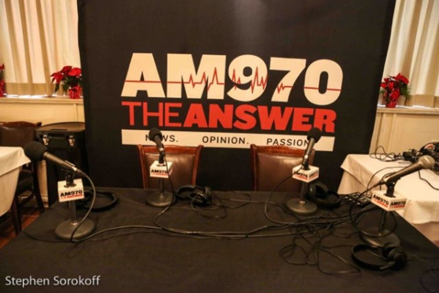 Photo Coverage: Danny Aiello Visits Backstage with Peter LeDonne  Image