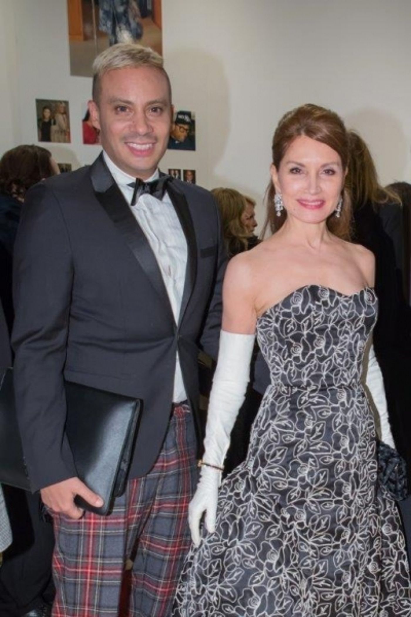 Photo Flash: Photographer Annie Watt's IMPROMPTU PORTRAITS at Park Avenue's Galerie Dumonteil Draws Glittering Crowd  Image