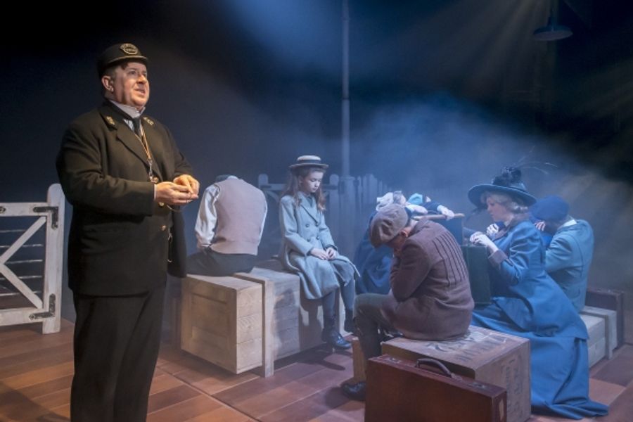 Photo Flash: First Look at THE RAILWAY CHILDREN at King's Cross Theatre Image