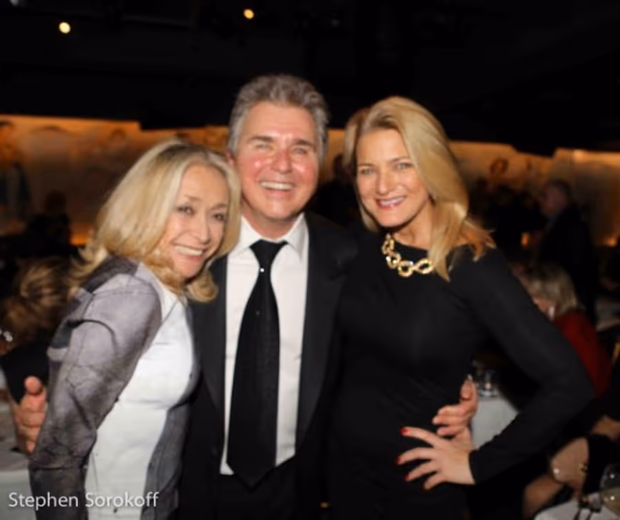 Photo Coverage: Steve Tyrell Surprises Cafe Carlyle Audience with Neil Sedaka Image