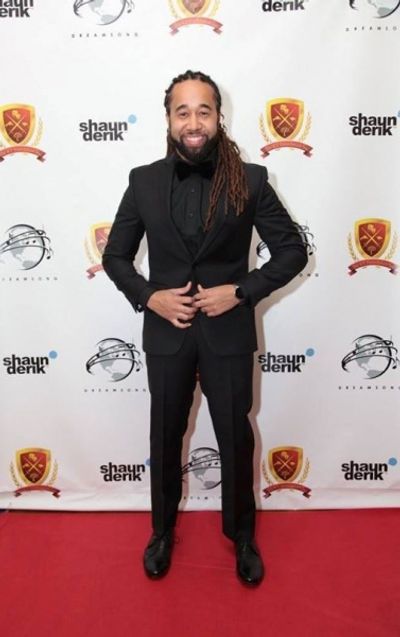 Shaun Derik Photo