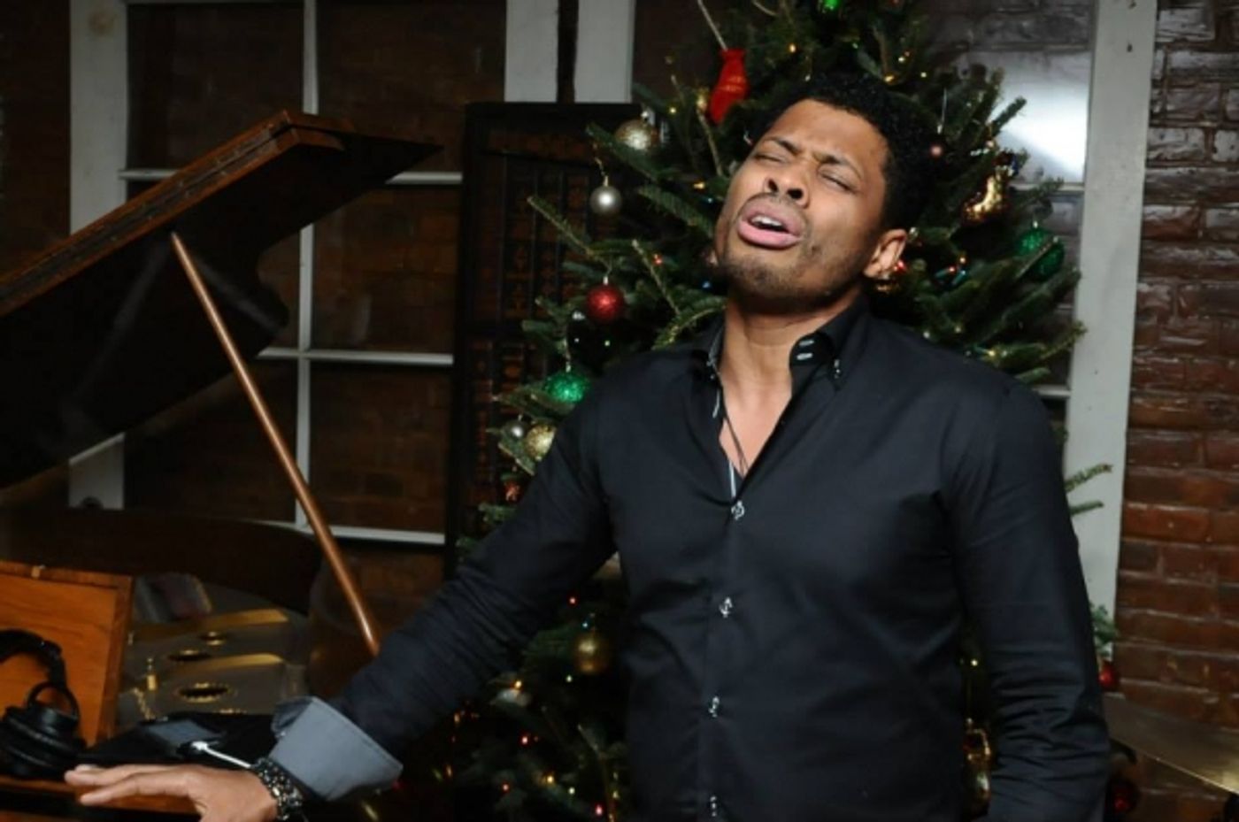 Photo Flash: Brenda Braxton, Chester Gregory, Gabriela Garcia and Lee Summers Attend 2014 Holiday Jazz & Toy Drive  Image