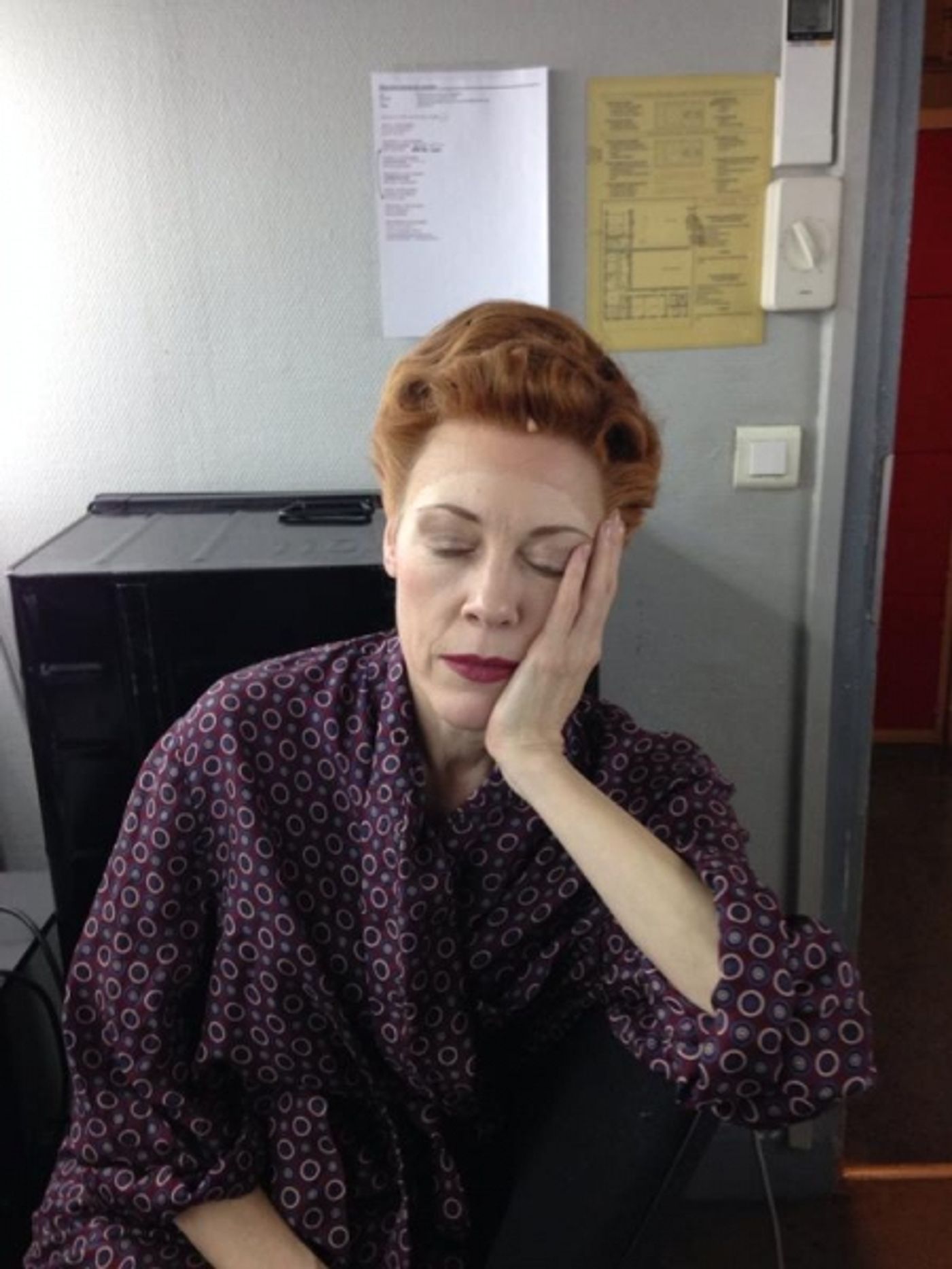 Photo Flash: Saturday Intermission Pics - December 20 - FABULOUS Recreates Nativity, BILLY ELLIOT Steals MEET ME IN ST. LOUIS, and Many More!  Image