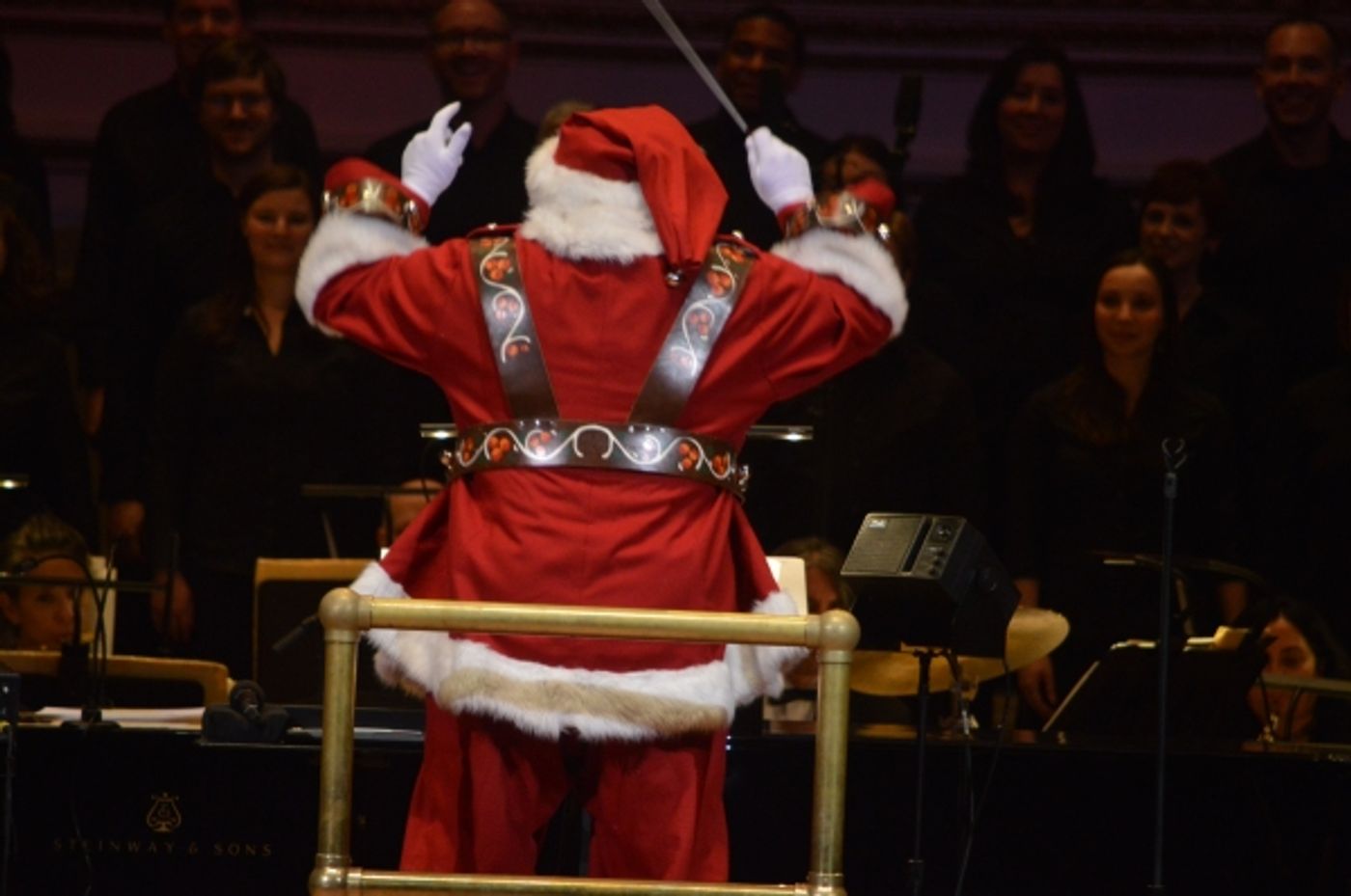 Photo Flash: Kelli O'Hara and Matthew Morrison Perform Holiday Concert with NY Pops  Image