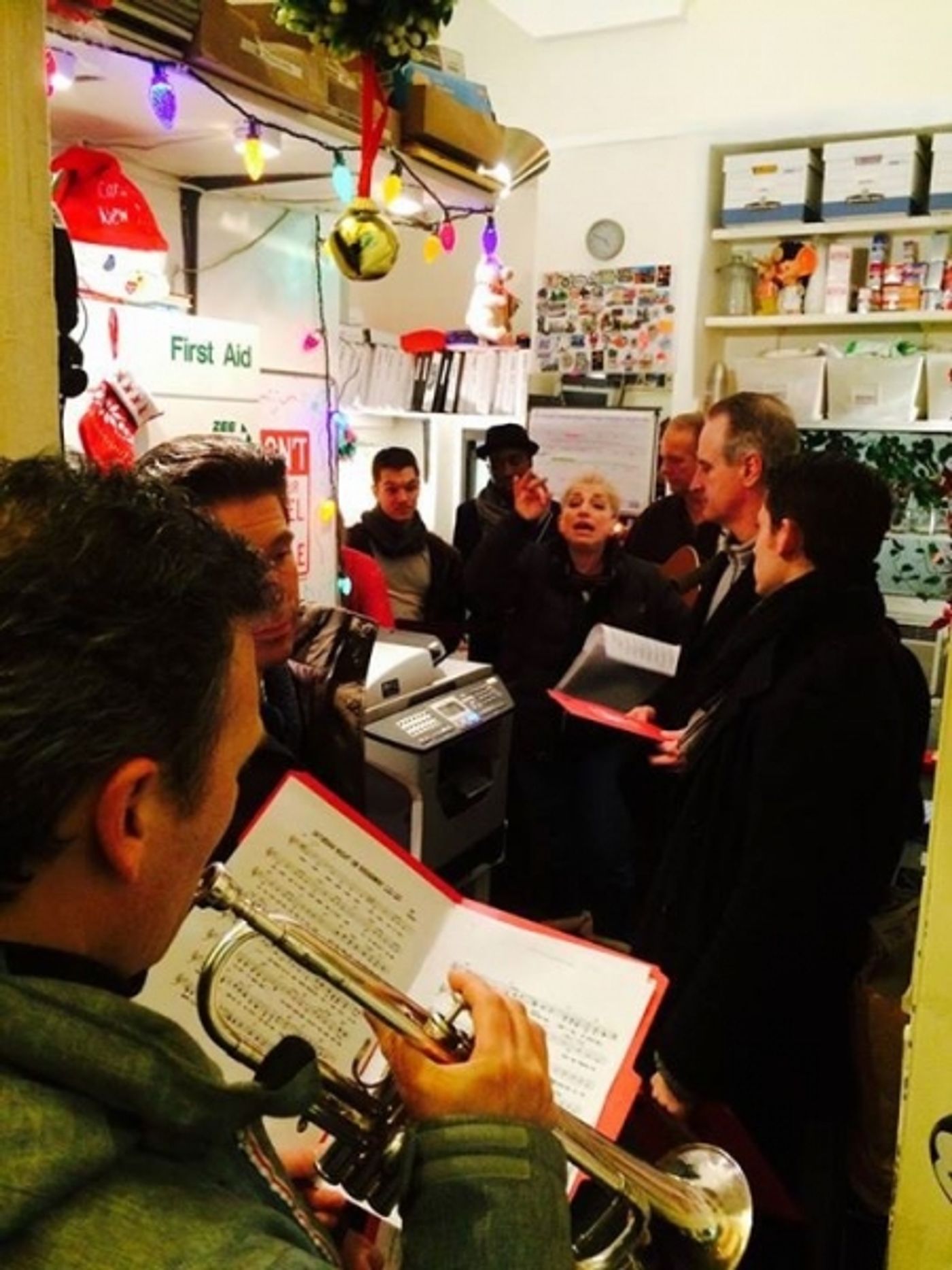 Photo Flash: JERSEY BOYS and THE LAST SHIP Casts Sing Christmas Carols on Saturday Night Shout for New York Cares  Image