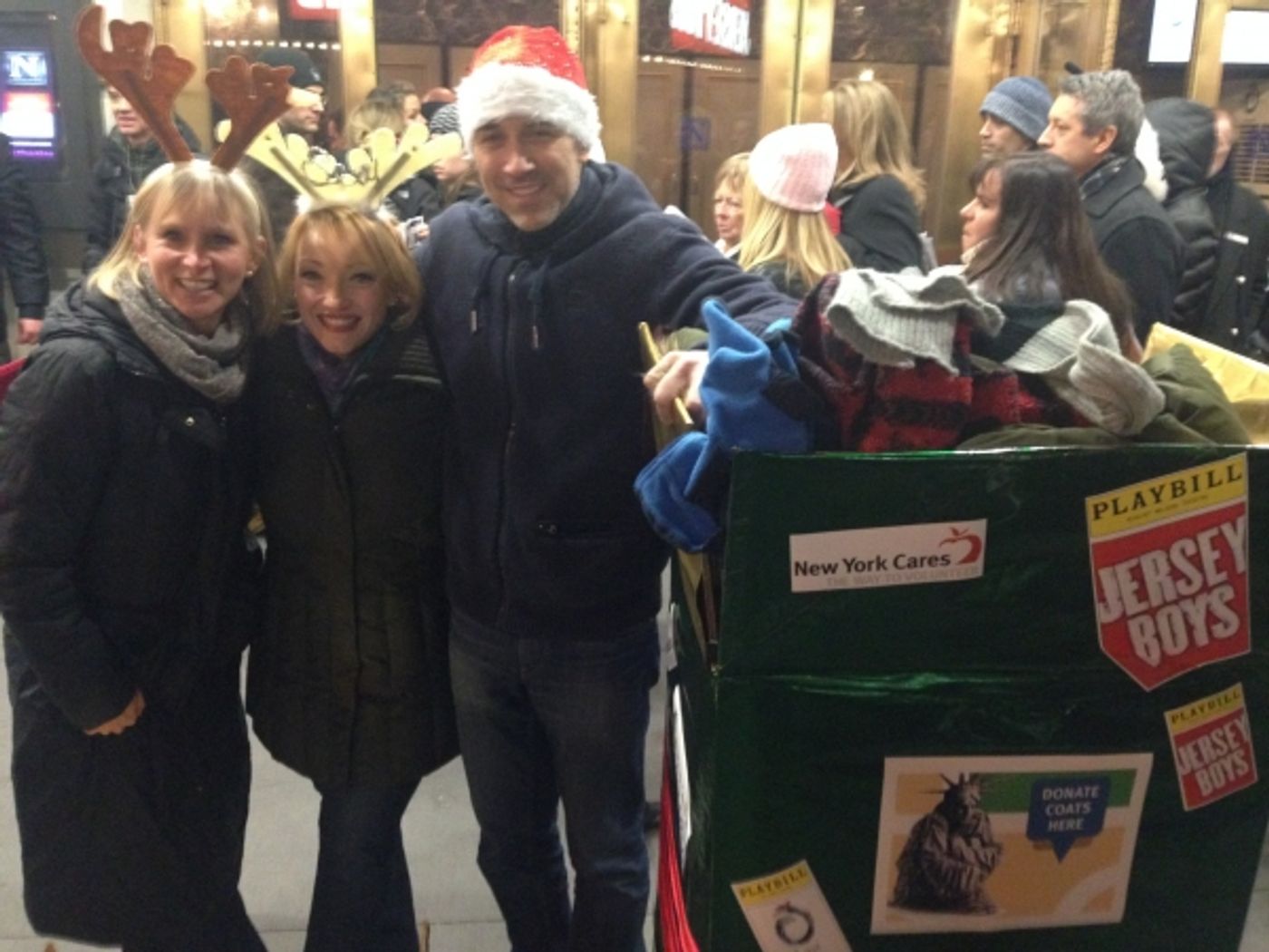 Photo Flash: JERSEY BOYS and THE LAST SHIP Casts Sing Christmas Carols on Saturday Night Shout for New York Cares  Image