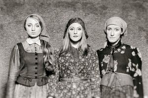 Emily Rynasko, Hannah Freeman and Sarah Stevens @ BroadwayWorld Emily Rynasko, Hannah Freeman and Sarah Stevens Photo