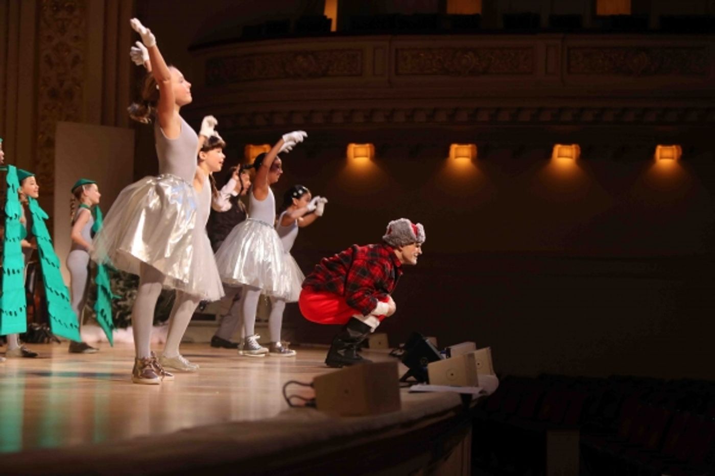 Photo Coverage: In Rehearsal for New York Pops' RUDOLPH THE RED-NOSED REINDEER  Image