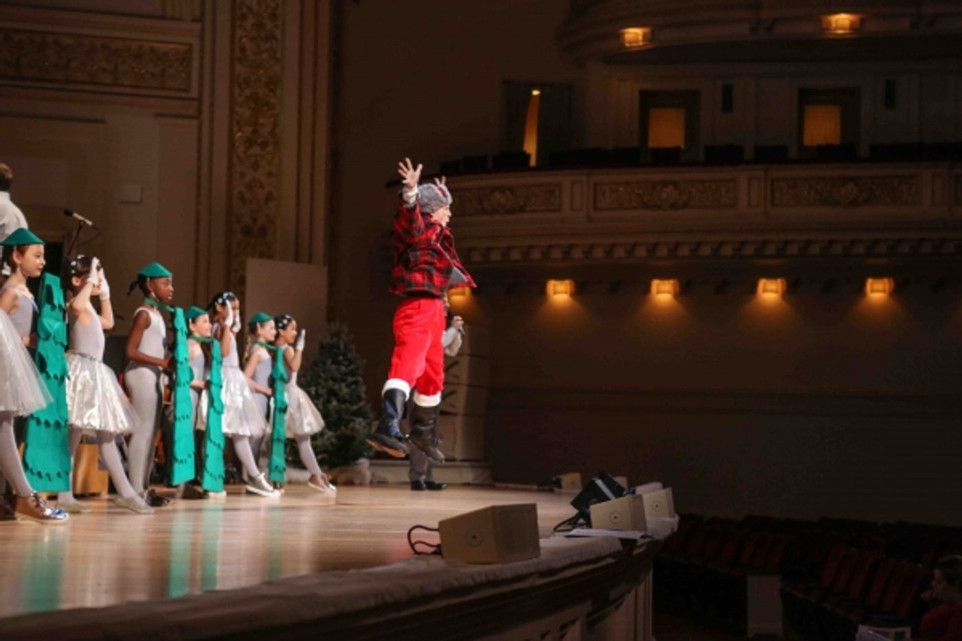 Photo Coverage: In Rehearsal for New York Pops' RUDOLPH THE RED-NOSED REINDEER  Image
