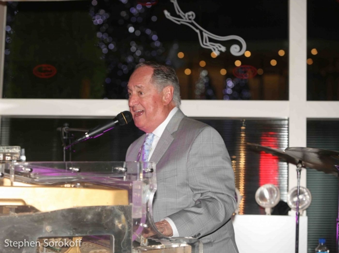 Photo Coverage: Neil Sedaka Sings in 2015 with A PIANO AT LE CIRQUE  Image