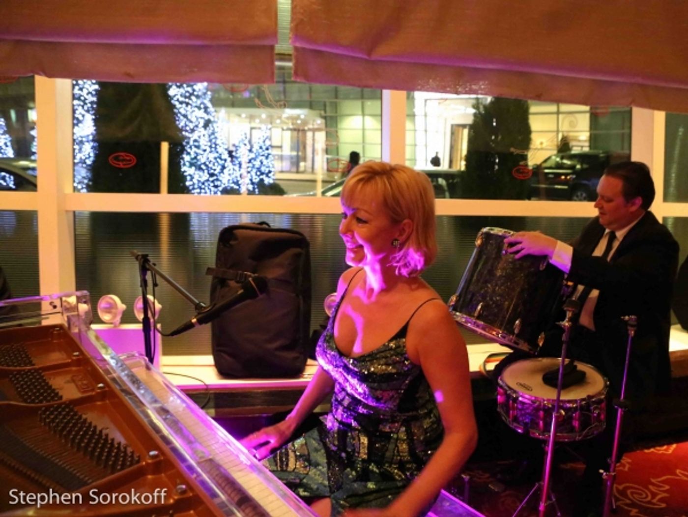 Photo Coverage: Neil Sedaka Sings in 2015 with A PIANO AT LE CIRQUE  Image