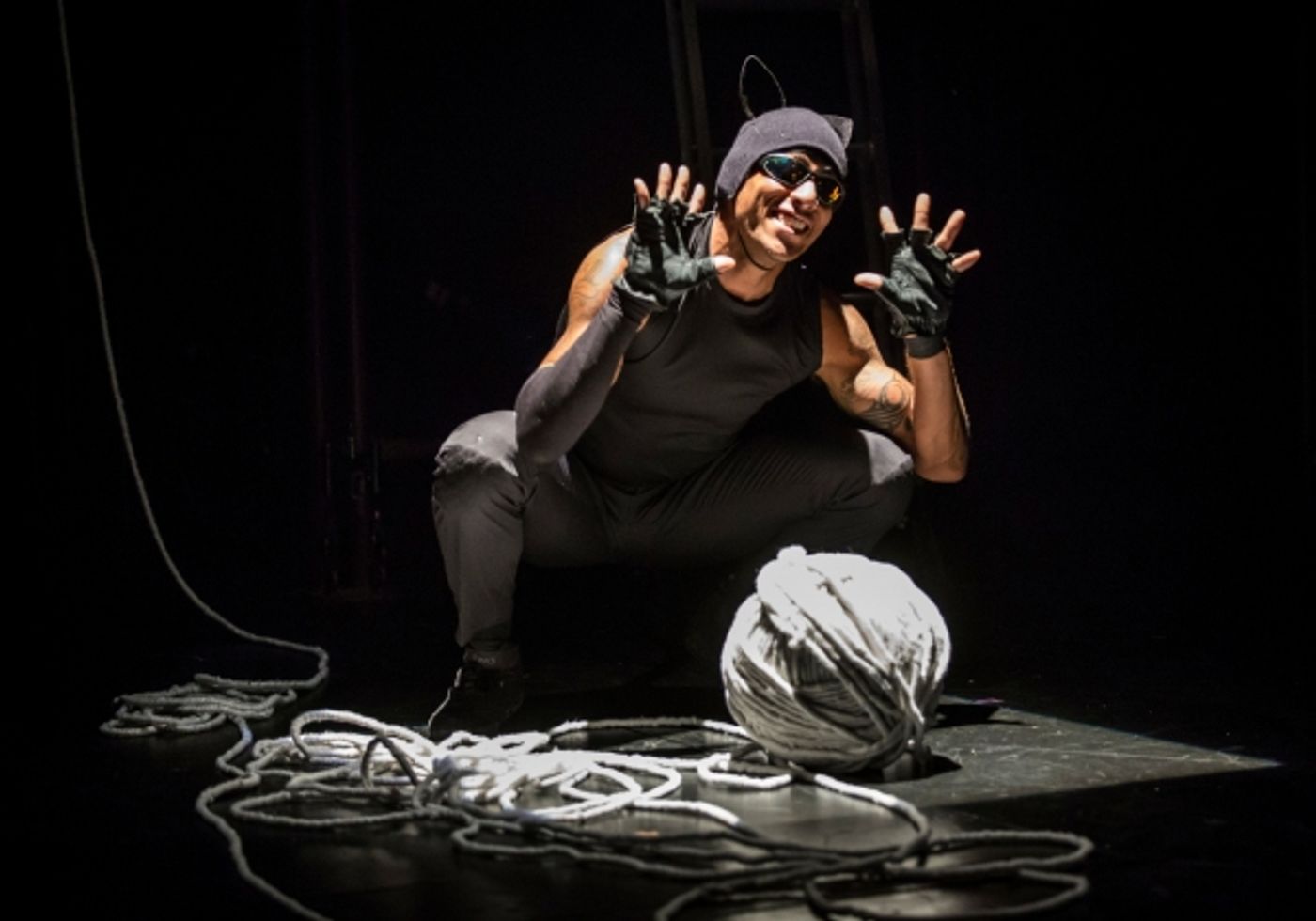 Photo Flash: First Look at Lookingglass Theatre's LOOKINGGLASS ALICE  Image