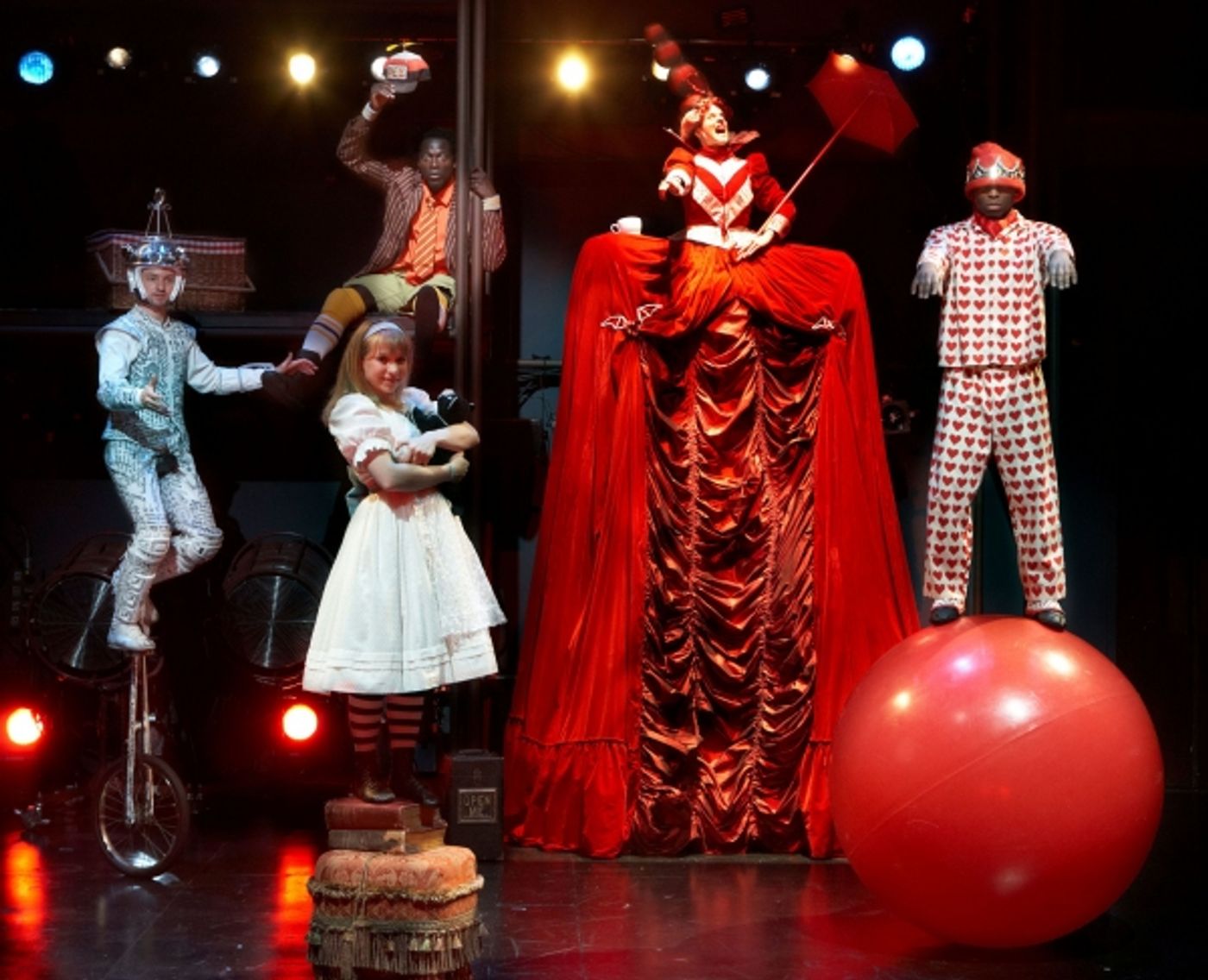 Photo Flash: First Look at Lookingglass Theatre's LOOKINGGLASS ALICE  Image