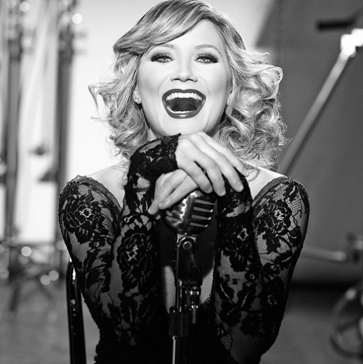 Jennifer Nettles at 