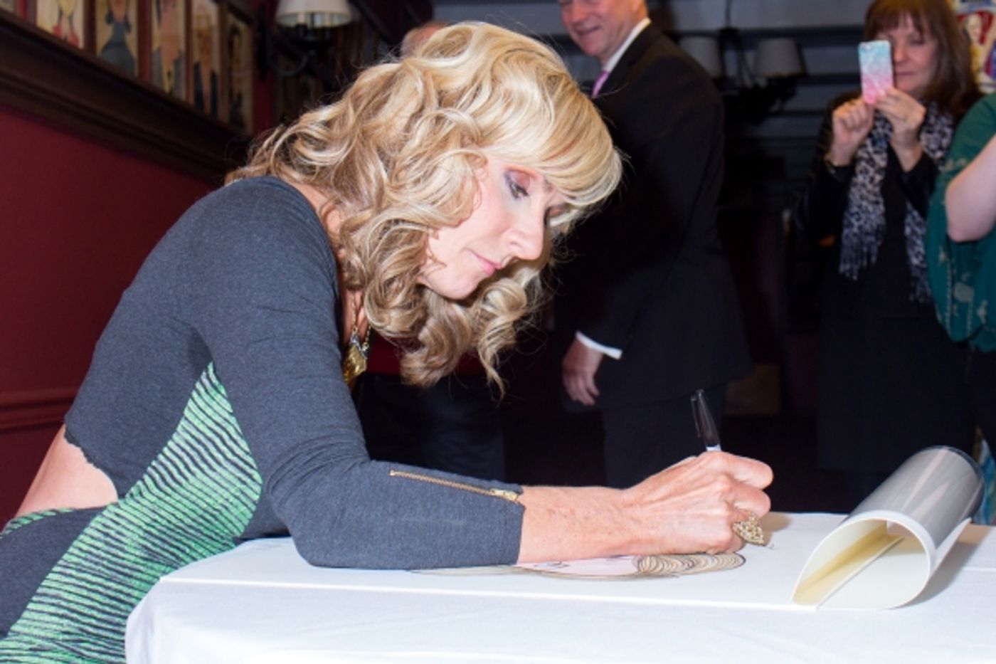 Photo Coverage: MAMMA MIA!'s Judy McLane Receives Sardi's Portrait  Image