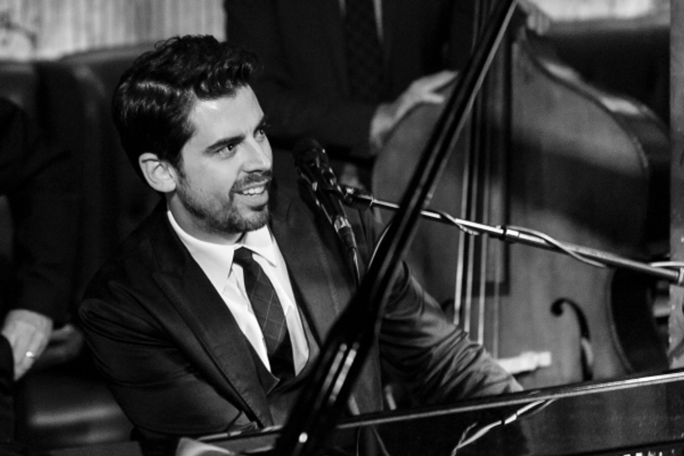 Photo Flash: Tony DeSare Performs Bemelmans Residency at The Carlyle Image