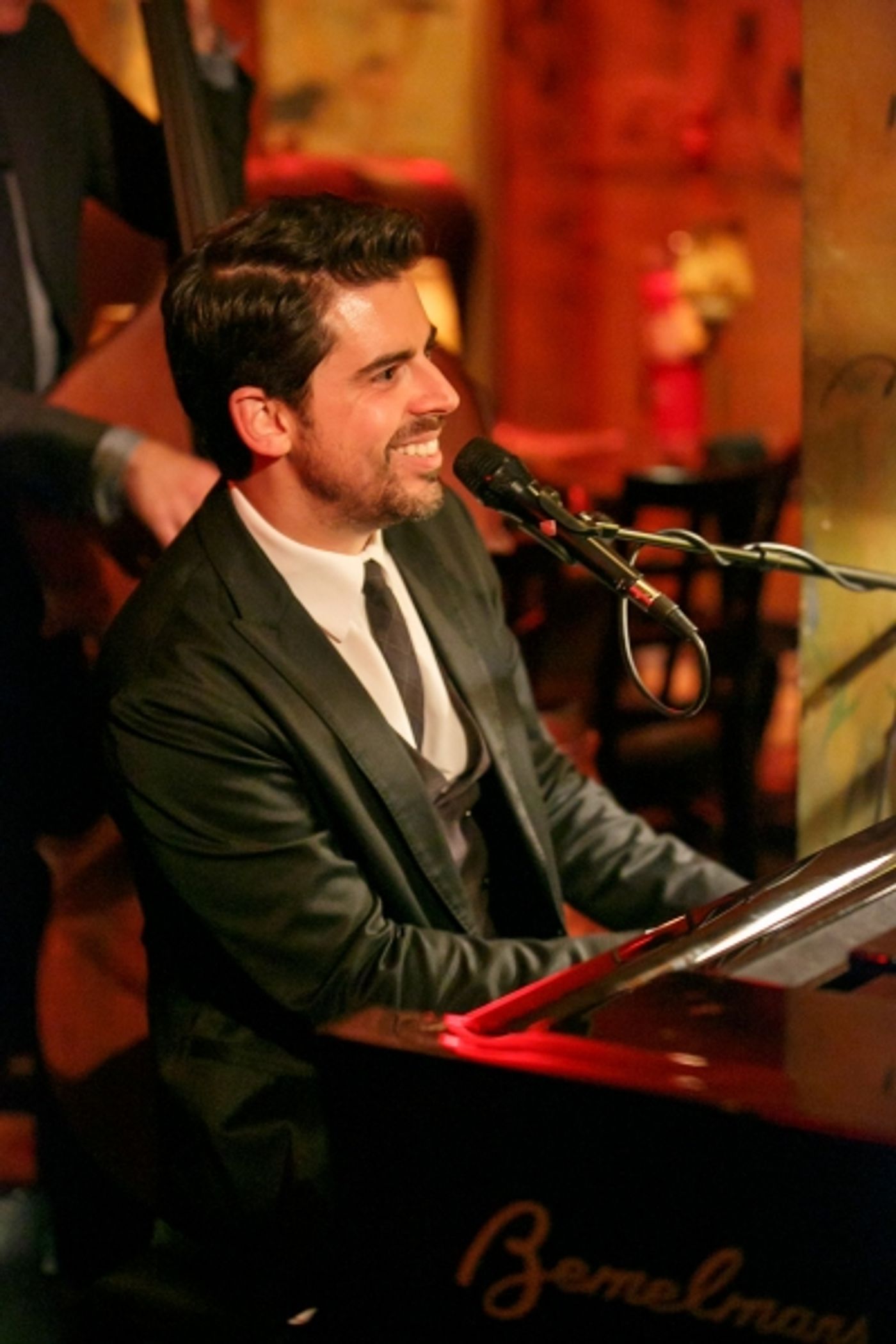 Photo Flash: Tony DeSare Performs Bemelmans Residency at The Carlyle Image