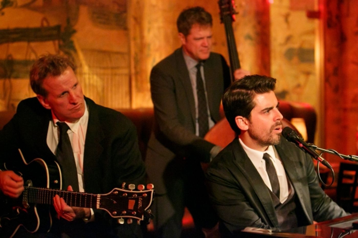 Photo Flash: Tony DeSare Performs Bemelmans Residency at The Carlyle Image
