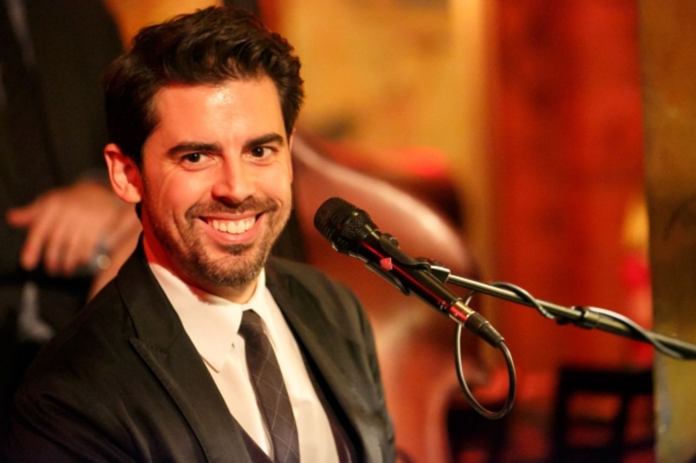 Photo Flash: Tony DeSare Performs Bemelmans Residency at The Carlyle Image
