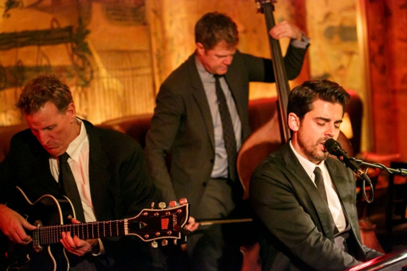 Photo Flash: Tony DeSare Performs Bemelmans Residency at The Carlyle Image