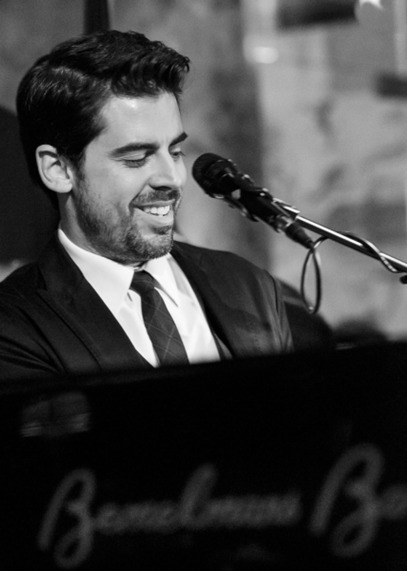 Photo Flash: Tony DeSare Performs Bemelmans Residency at The Carlyle Image