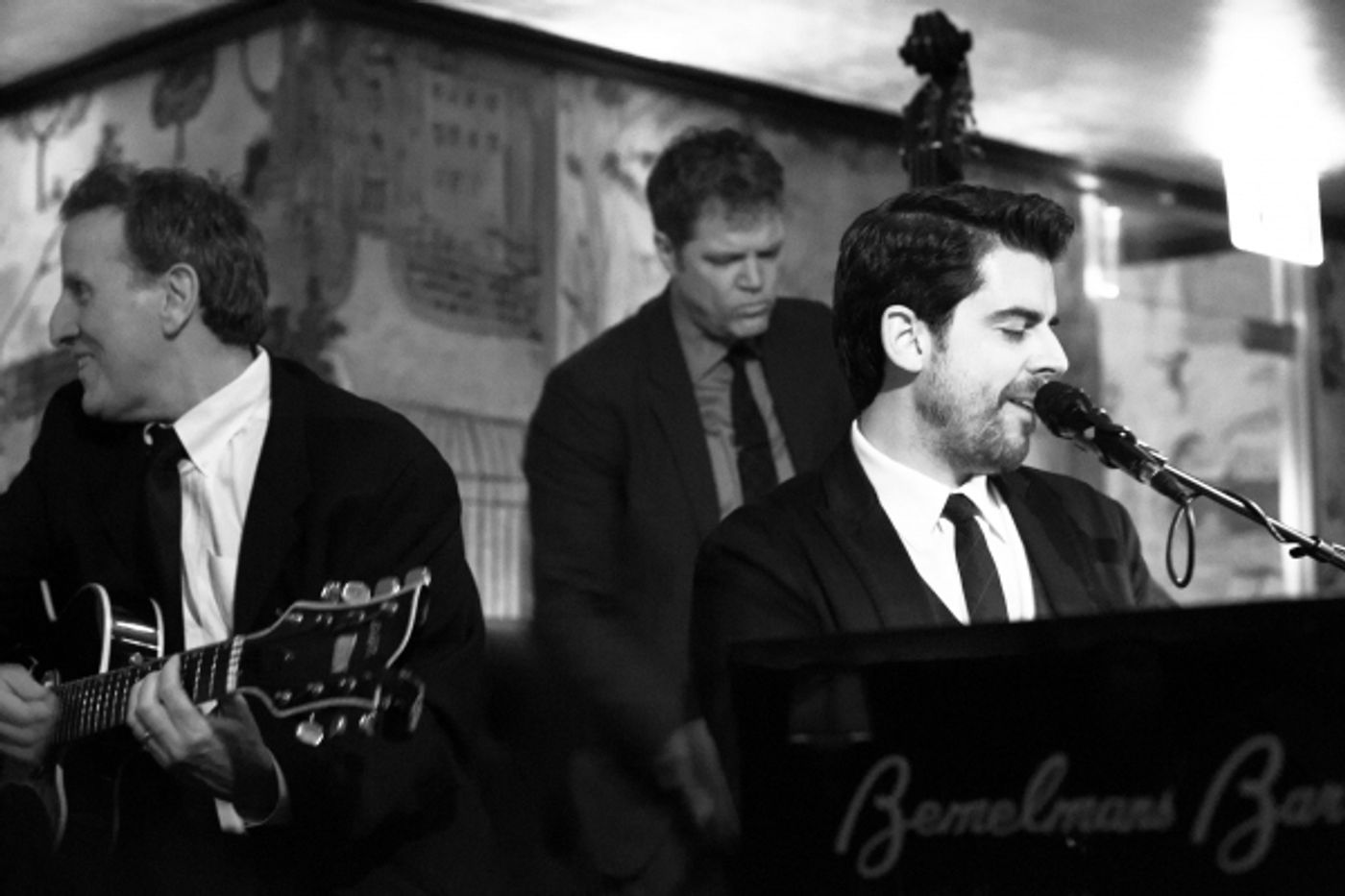 Photo Flash: Tony DeSare Performs Bemelmans Residency at The Carlyle Image