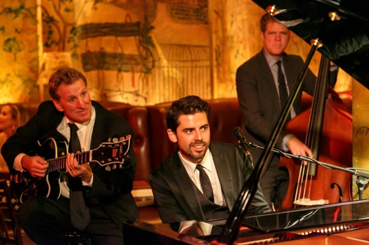 Photo Flash: Tony DeSare Performs Bemelmans Residency at The Carlyle Image