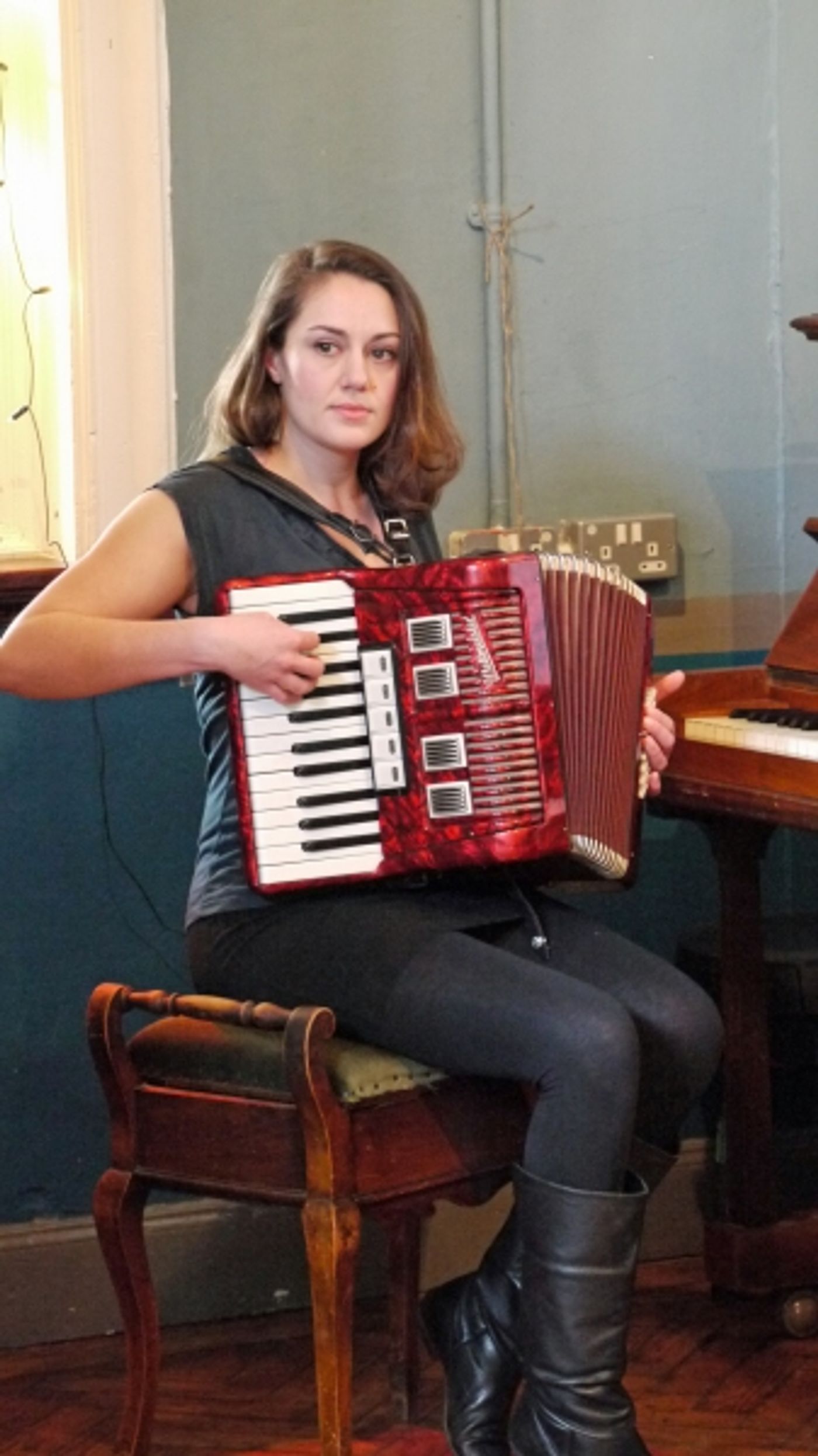 Photo Flash: In Rehearsal with the UK Touring Cast of THREE MEN IN A BOAT  Image