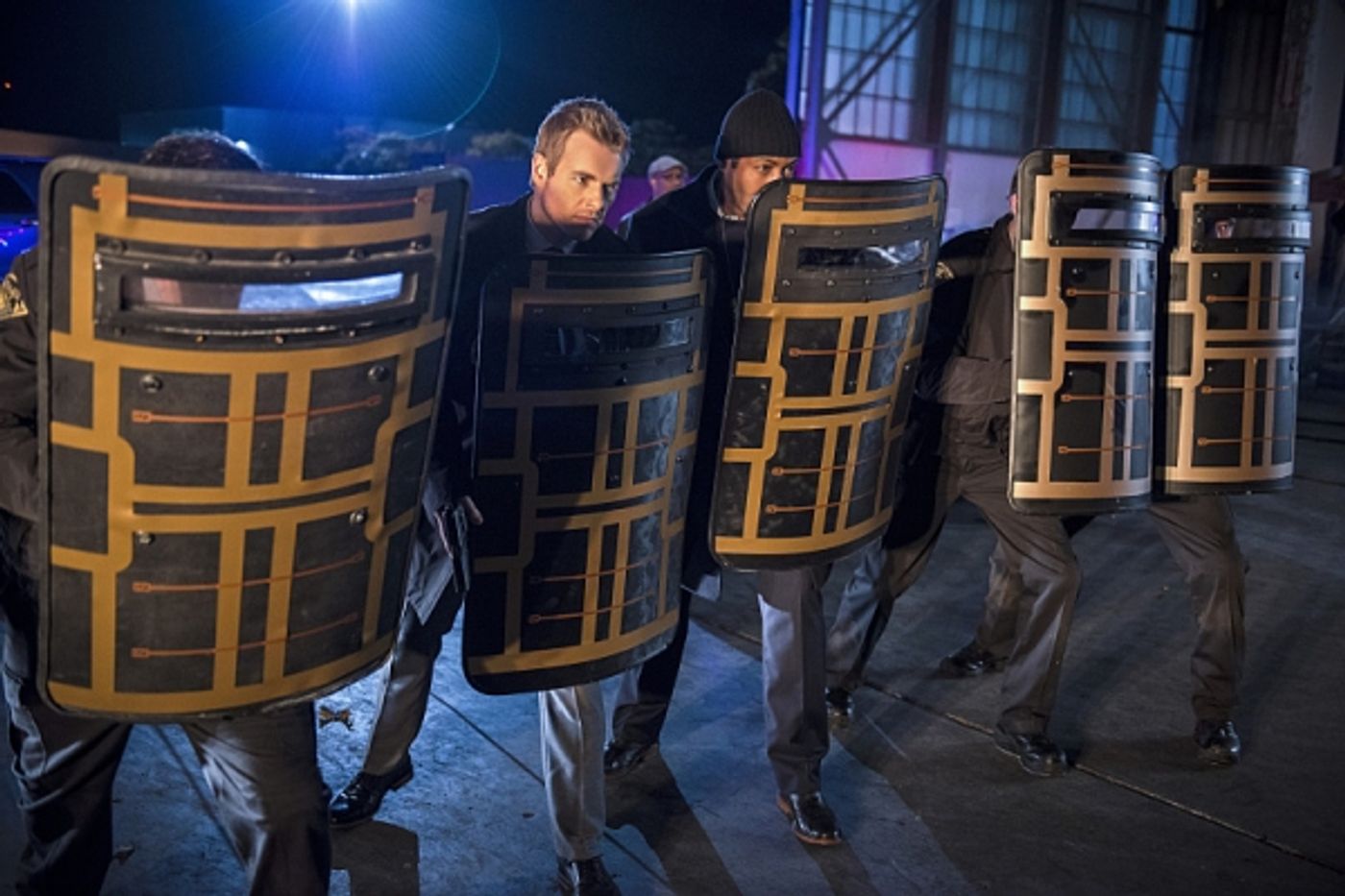 Photo Flash: Sneak Peek - 'Rogues' Take Over in THE FLASH's Mid-Season Debut Photo Flash: Sneak Peek - 'Rogues' Take Over in THE FLASH's Mid-Season Debut Image