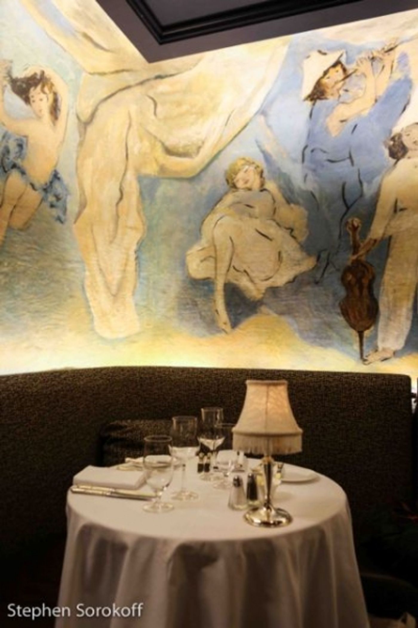 Photo Coverage: Cheyenne Jackson Brings EYES WIDE OPEN to Cafe Carlyle  Image