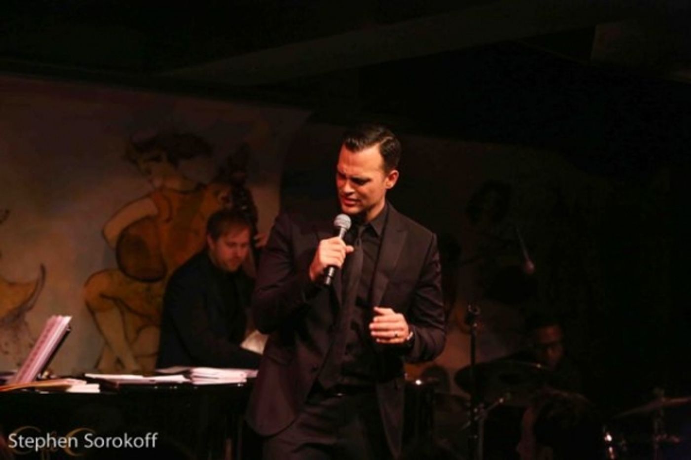 Photo Coverage: Cheyenne Jackson Brings EYES WIDE OPEN to Cafe Carlyle  Image