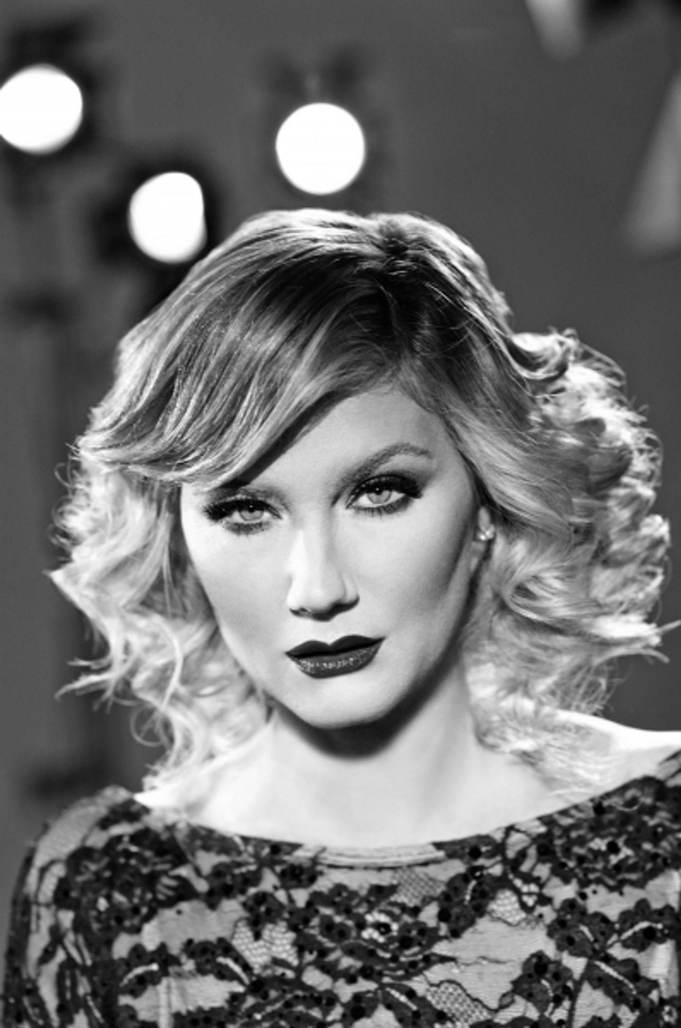Photo Flash: New Photos of Grammy Winner Jennifer Nettles in Broadway's CHICAGO!  Image