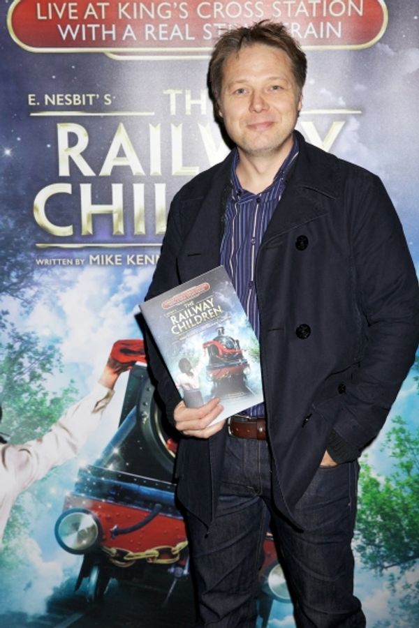 Shaun Dooley Photo