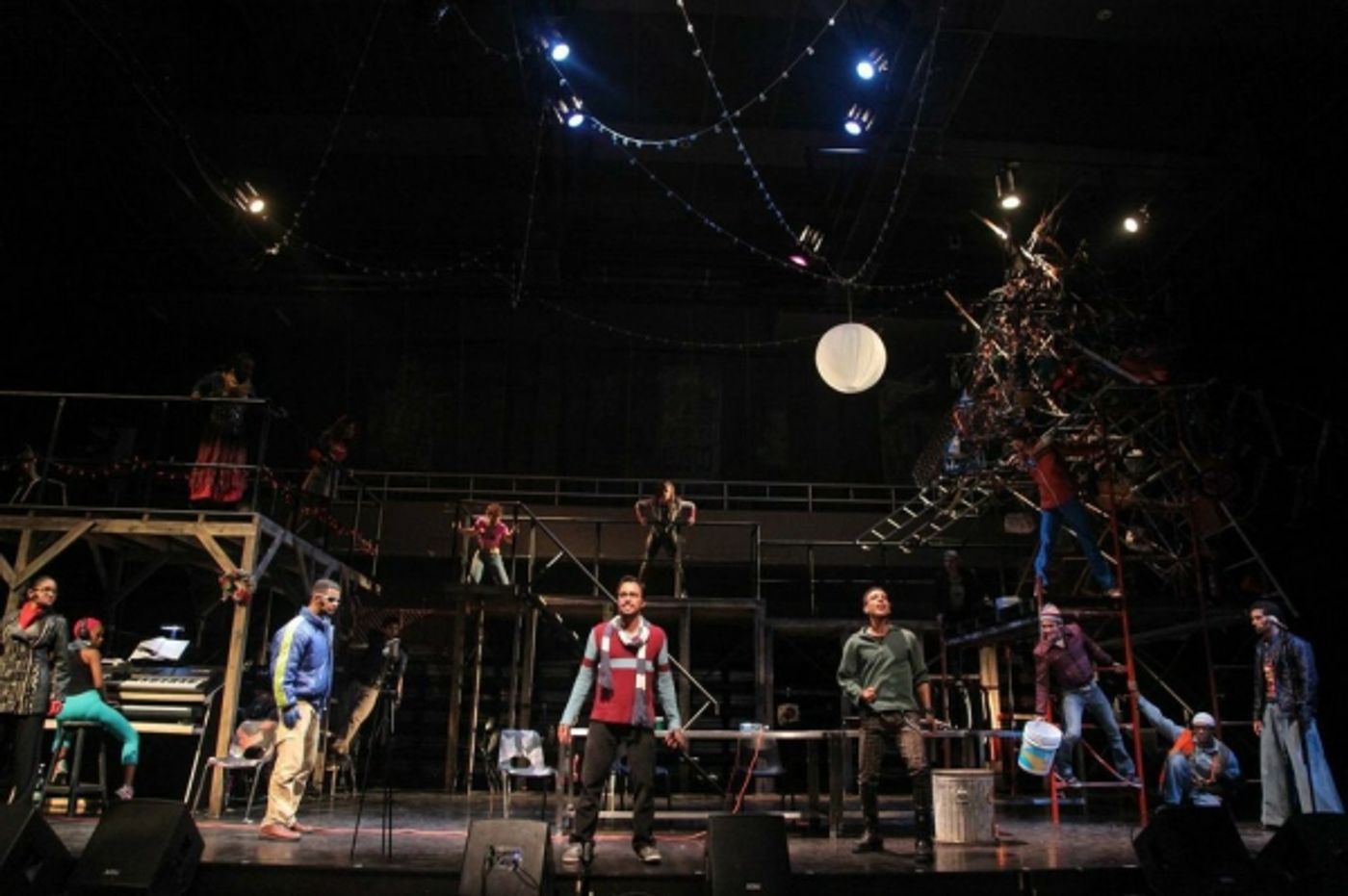 Photo Flash: First Look at RENT in Havana, Directed by Former Broadway Cast Member Andy Senor, Jr.  Image