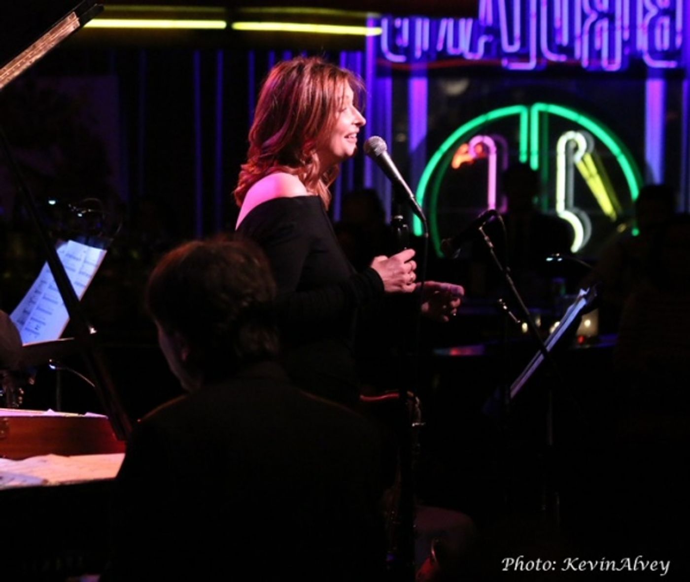 Photo Flash: Singer Joanne Tatham Comes to Birdland  Image