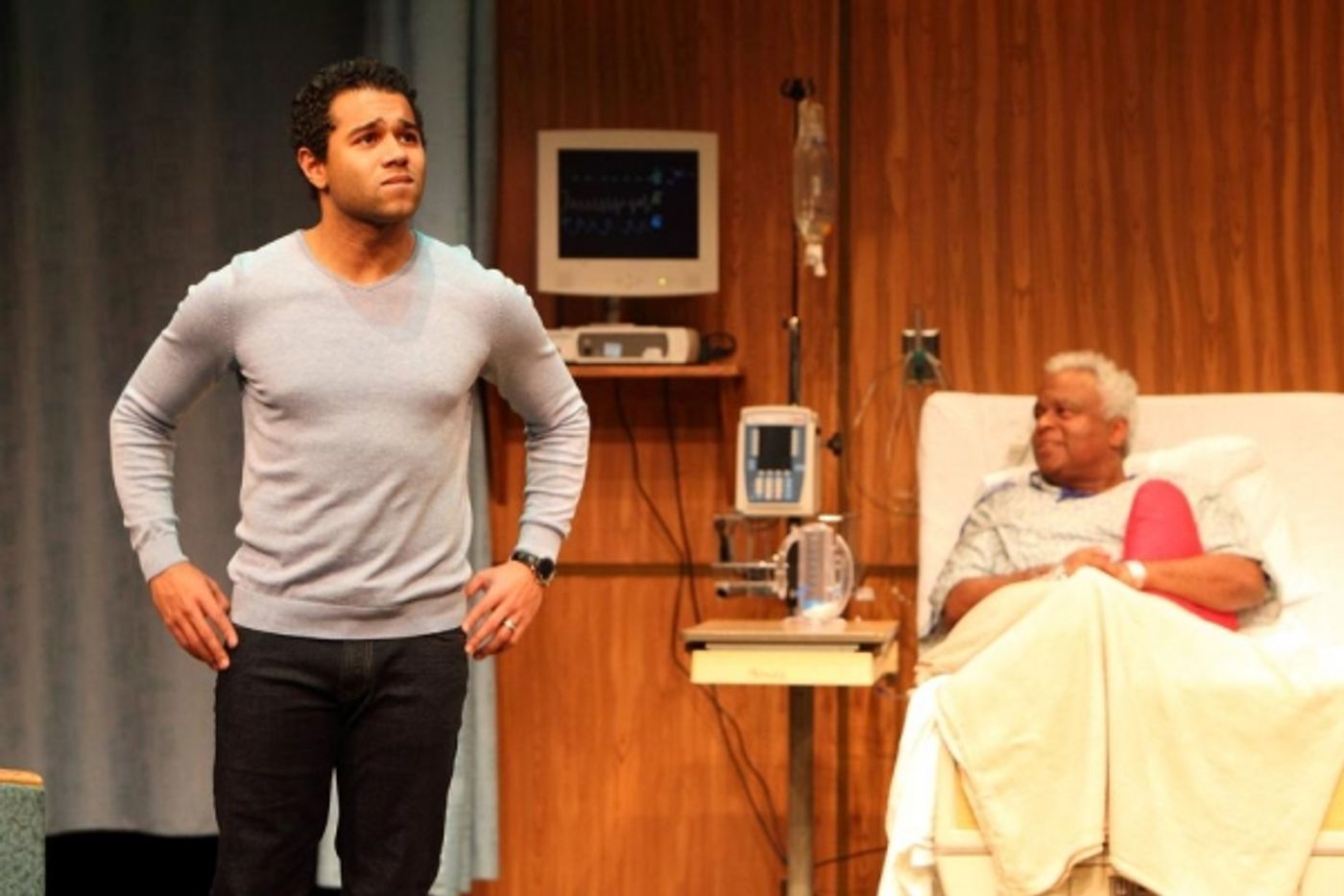 Photo Flash: First Look at Corbin Bleu, Colleen Zenk and More in Human Race Theatre Co's FAMILY SHOTS  Image