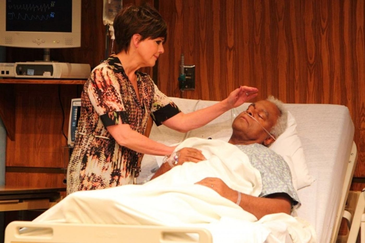 Photo Flash: First Look at Corbin Bleu, Colleen Zenk and More in Human Race Theatre Co's FAMILY SHOTS  Image