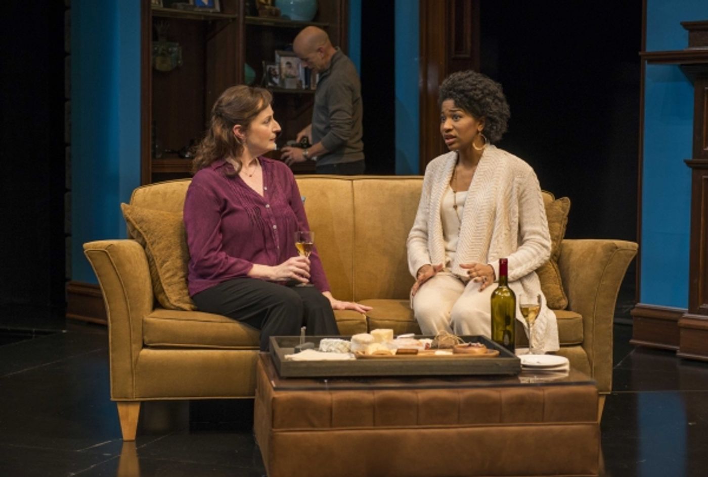 Photo Flash: First Look at Michael Elich, Laura Gordon and More in Milwaukee Rep's GOOD PEOPLE Photo Flash: First Look at Michael Elich, Laura Gordon and More in Milwaukee Rep's GOOD PEOPLE Image