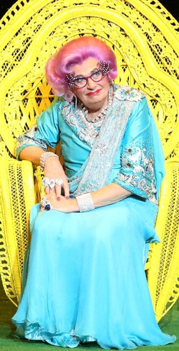 Dame Edna Photo