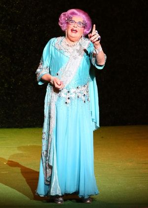 Dame Edna Photo