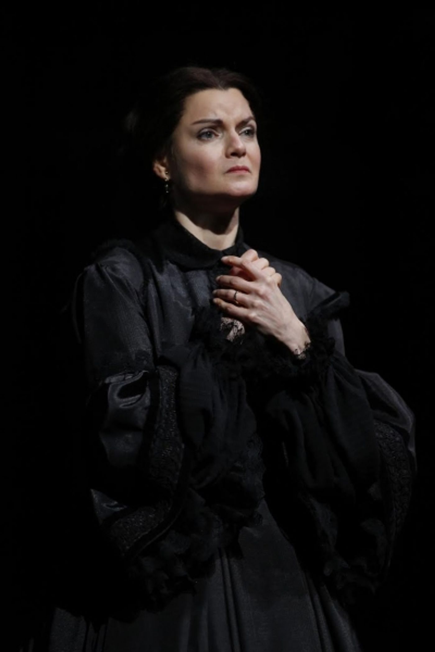 Photo Flash: First Look at World Premiere of THE WIDOW LINCOLN, Now Playing at Ford's Theatre  Image