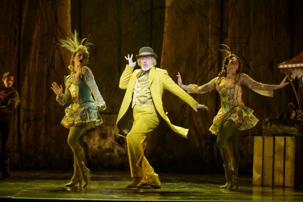 Jessica Lee Goldyn, Terrence Mann, and Lisa Gadja  Photo