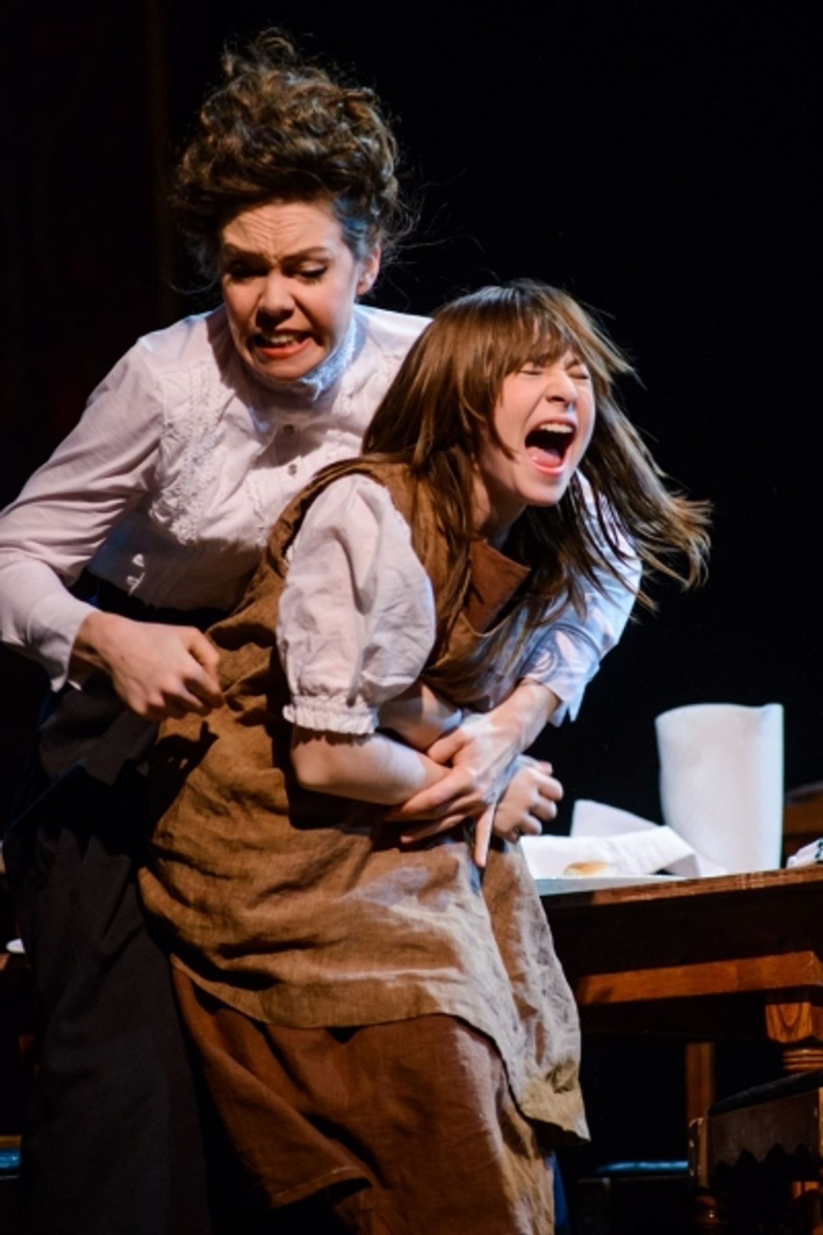 Jennie Eisenhower as Annie Sullivan and Lexi Gwynn as Helen Keller at 