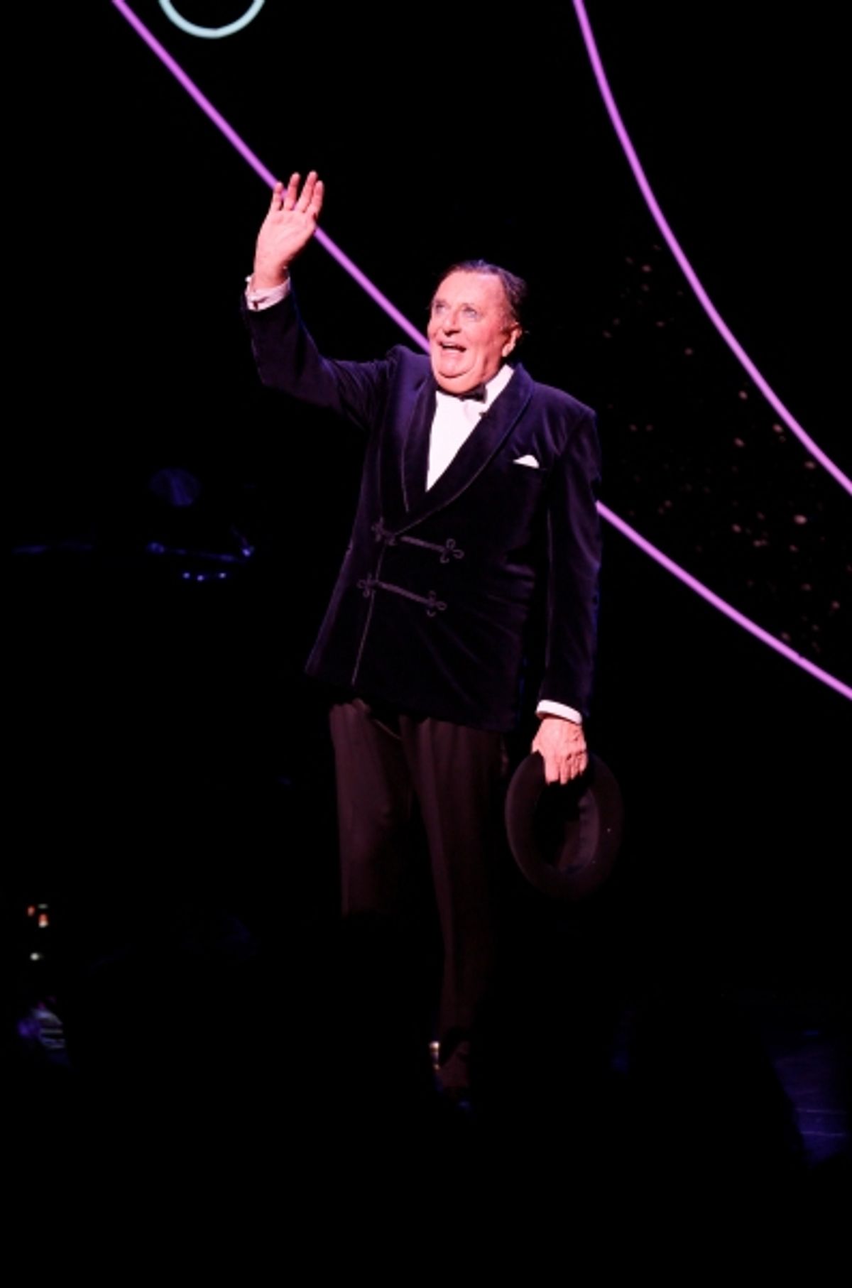 Dame Edna creator and performer Barry Humphries takes his curtain call after the opening night performance of 'Dame Edna's Glorious Goodbye - The Farewell Tour' in LA at 