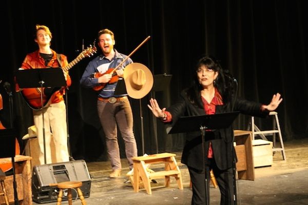 Theatre Arts chair/director Rene Pulliam welcomes audience Photo